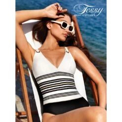 Maillot Une Pièce Décolleté En V Rayé Blanc Et Noir Noa