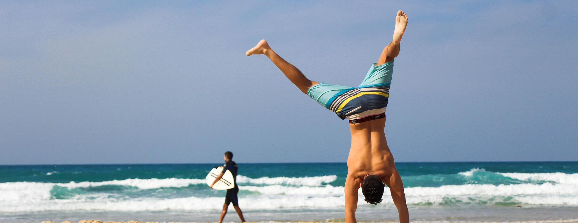 La Boite à Maillots -La Boite à Maillots handstand 2224104 1920