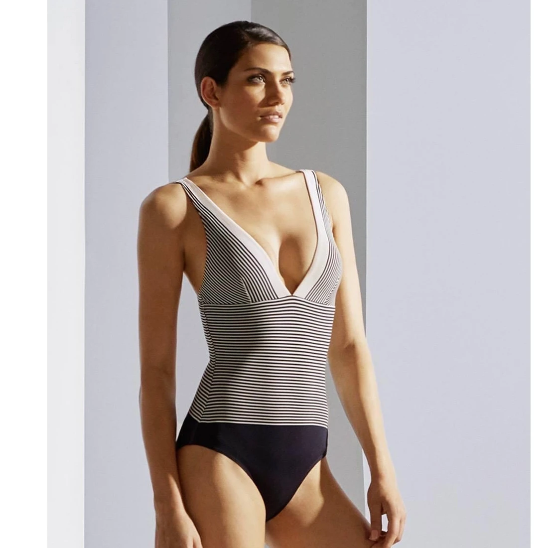 Maillot De Bain Une Pièce Triangle Avec Mousses Lezaka 1 Maillot De Bain Une Pièce Triangle Avec Mousses Lezaka